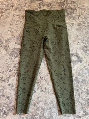 SPANX Booty Boost Active Leggings, Olive Green Splatter Camo Print, Size L